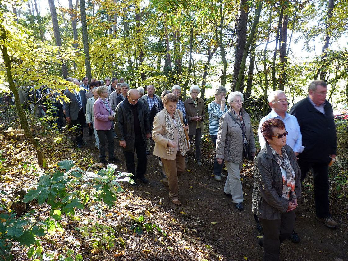 Einweihung der sieben Fußfälle im Oktober 2012 (Foto: Karl-Franz Thiede)